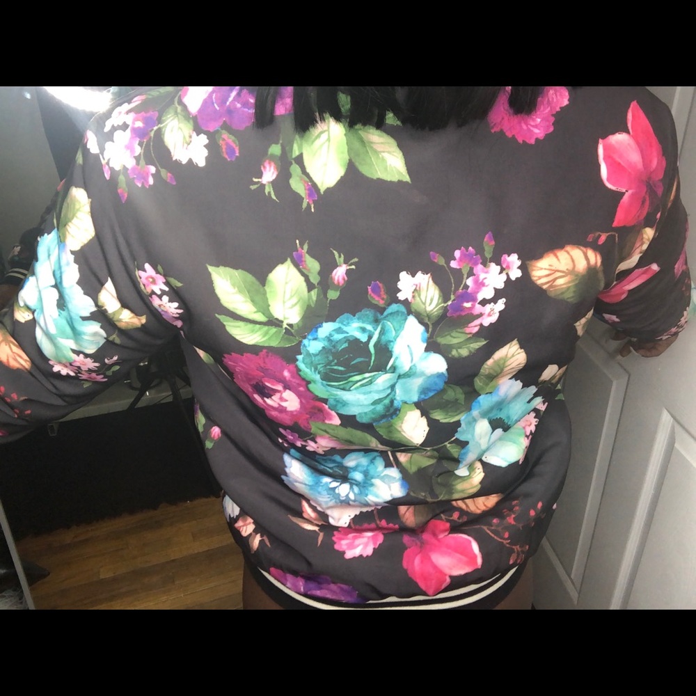 Bomber jacket - Picture 2 of 2